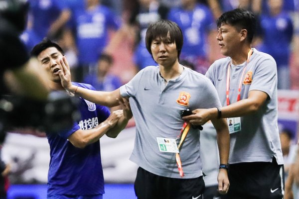 记者：本周期的反腐、反赌扫黑进入收尾阶段，聚焦青训是当前重点