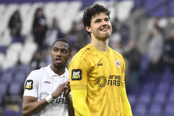 天空体育:曼联尚未与拉门斯达成协议,球队守门员位置可能不会变动 天空体育:曼联尚未与拉门斯达成协议,球队守门员位置可能不会变动