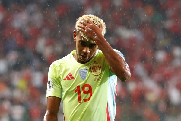 塞尔电台:亚马尔因背部疼痛缺席巴萨今日练习 塞尔电台:亚马尔因背部疼痛缺席巴萨今日练习