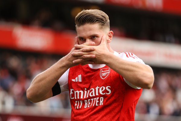 瑞典主帅:约克雷斯竞技状态 很好,说他没作用的人不懂古代足球 瑞典主帅:约克雷斯竞技状态 很好,说他没作用的人不懂古代足球