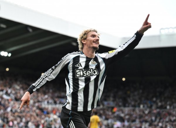 安东尼-戈登:沃尔特马德踢法像凯恩,喜欢回撤组织 安东尼-戈登:沃尔特马德踢法像凯恩,喜欢回撤组织